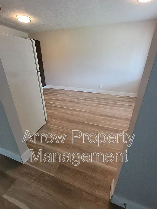 2 bed, 1.0 bath, 972 sqft, $875 — Photo 4