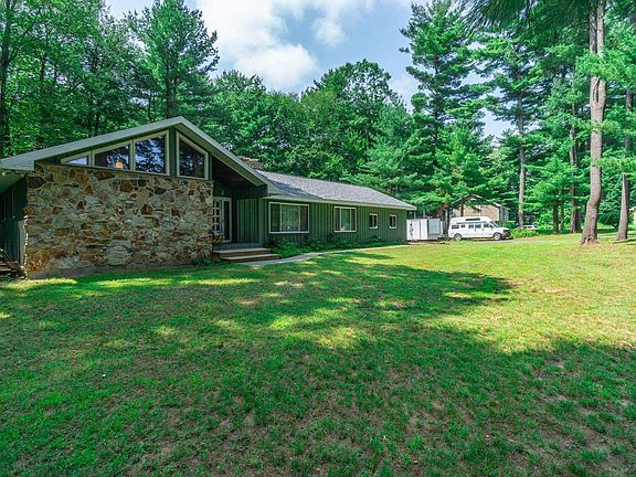 4th image of 9 Pineview Ln