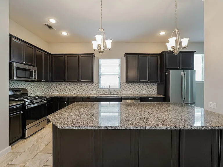 415 Rocky Briar Ct — Photo 9