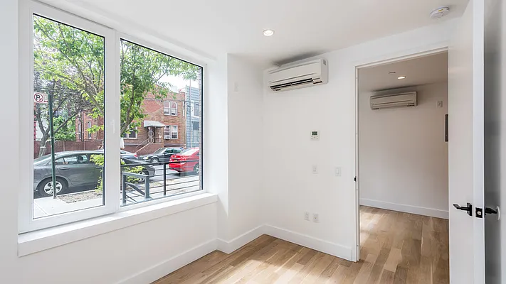 Rented by Nooklyn NYC LLC | media 18