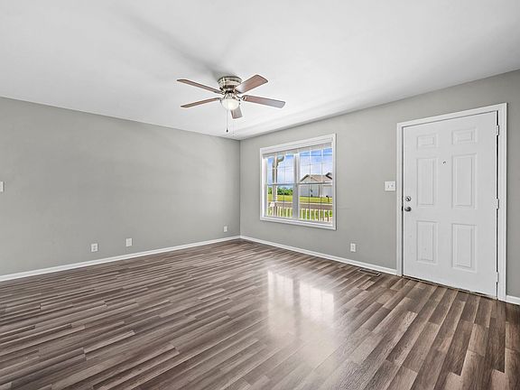 5th image of 307 Pappy Dr