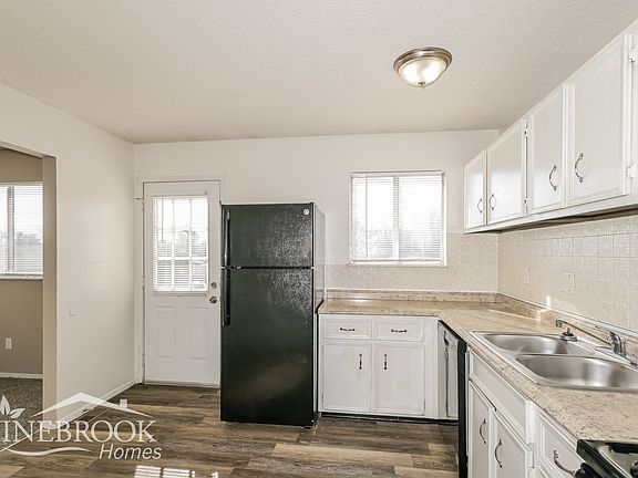 5th image of 2505 Littlefield Dr