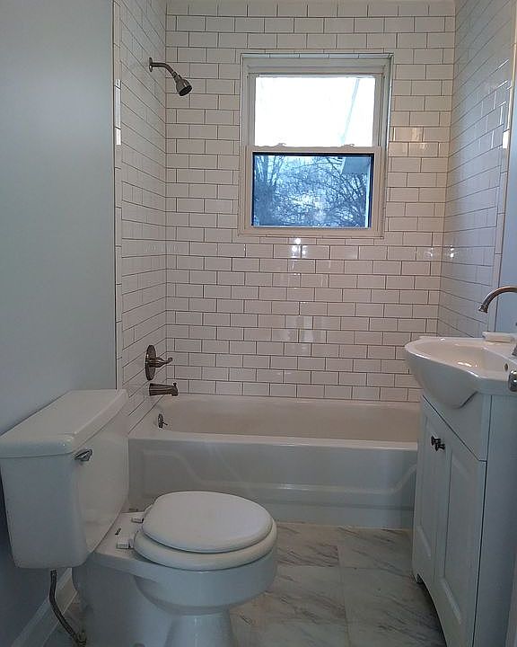 2nd image of 1121 Eden Ter