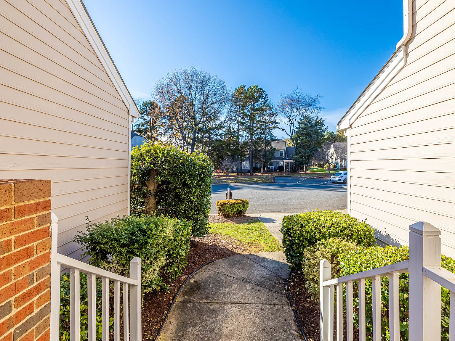 2 bed, 2.5 bath, 1483 sqft, $1,795 — Photo 3