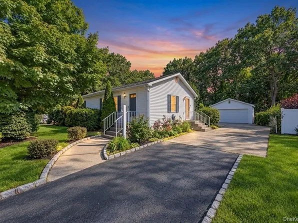 346 Jamaica Avenue, Medford, NY 11763