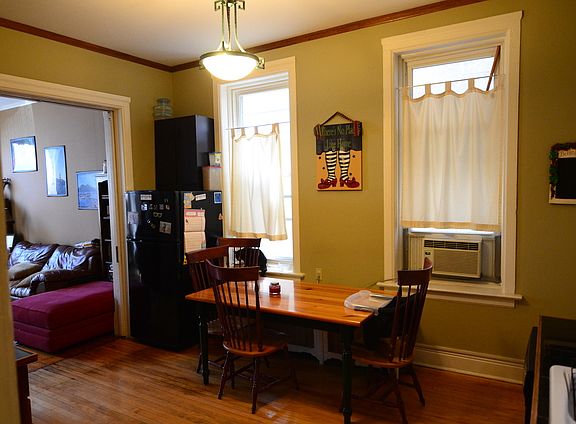 3rd image of 1066 N Marshfield Ave