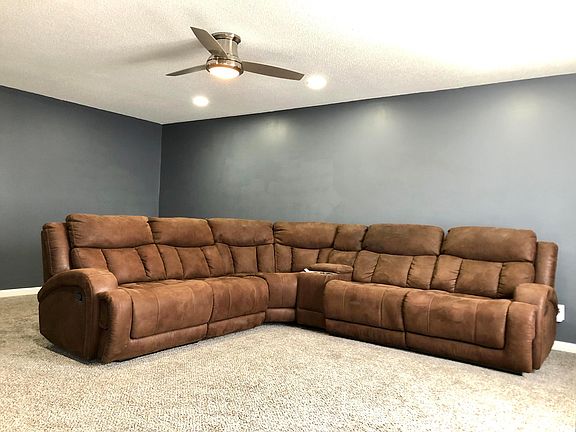 2nd image of 464 Courtney Dr