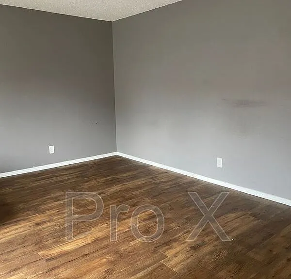 1015 S Saint Louis Ave #5 — Photo 6