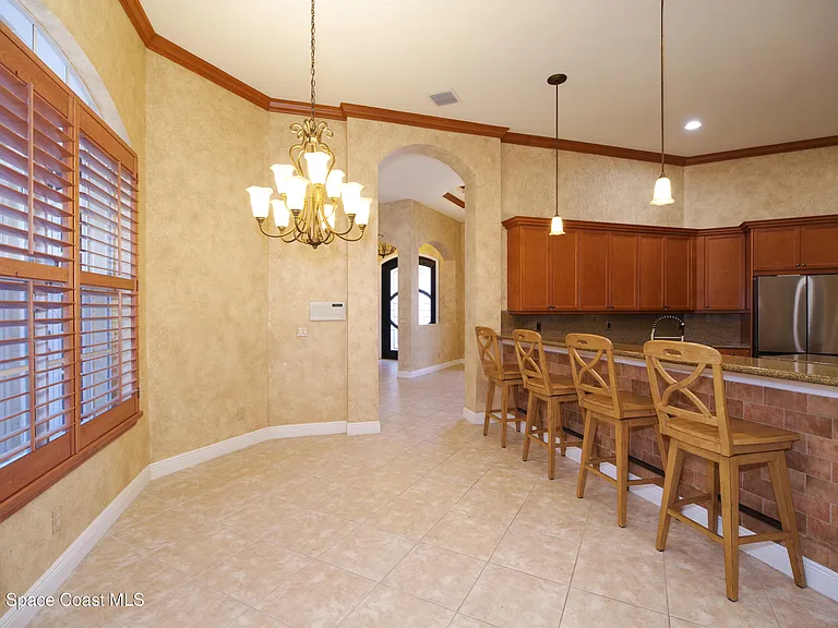 9400 Scarborough Ct — Photo 8