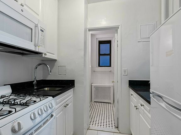 2nd image of 237 E 20th St APT 5G