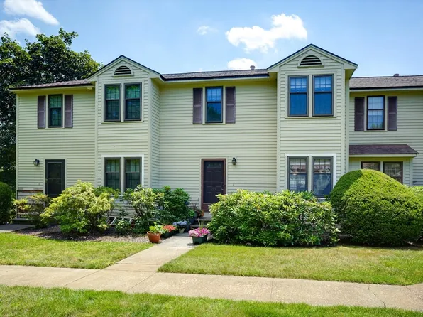 155 Apache Way #155, Tewksbury, MA 01876