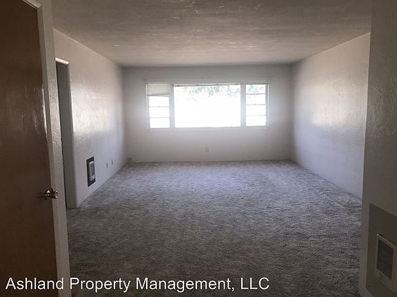 3rd image of 401 Park Ave APT 3