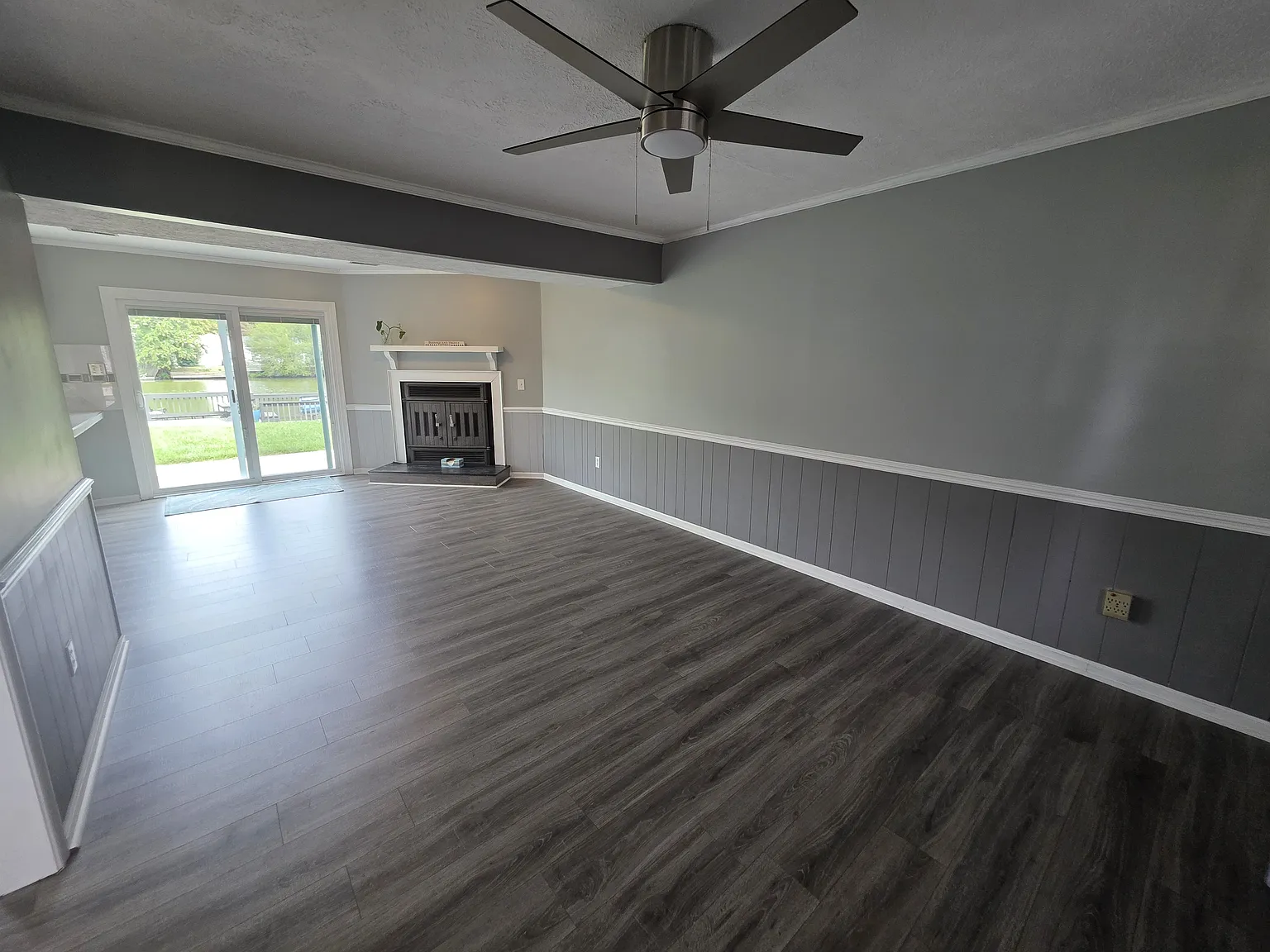 3 bed, 2.5 bath, 1632 sqft, $2,400 — Photo 2