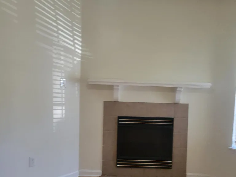 1129 Pueblo Dr — Photo 3