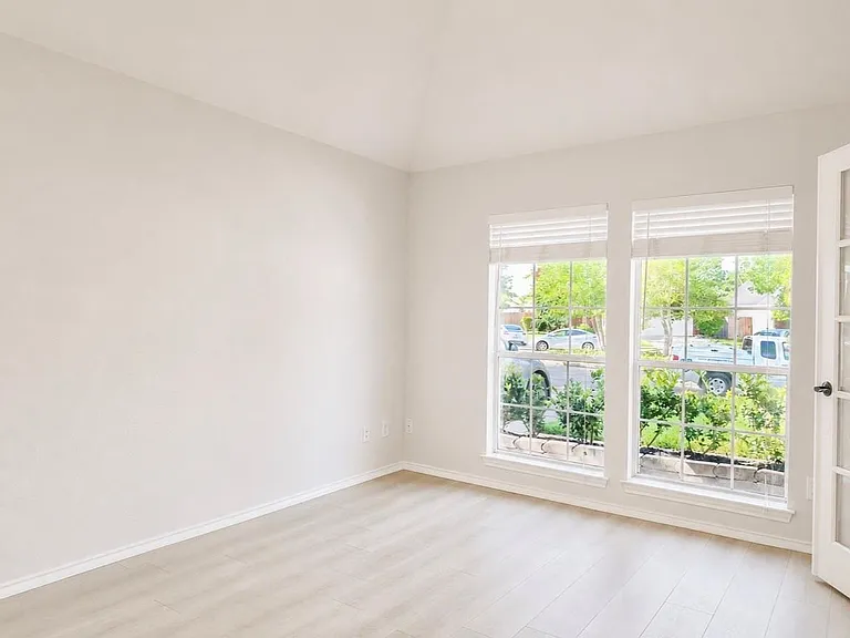 3131 Valley Ct — Photo 23