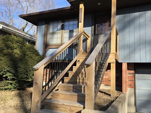 1421 S Haden Ct, Independence, MO 64050