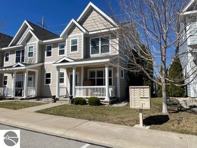 1022 Lake Ridge Dr UNIT 4, Traverse City, MI, 49684