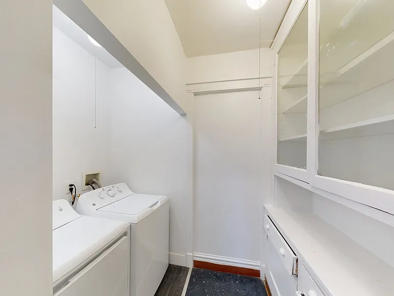 5429 S Woodlawn Ave — Photo 7