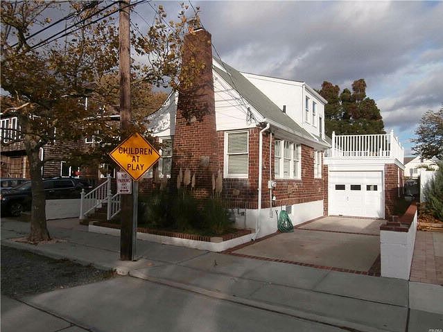 2nd image of 86 Inwood Ave
