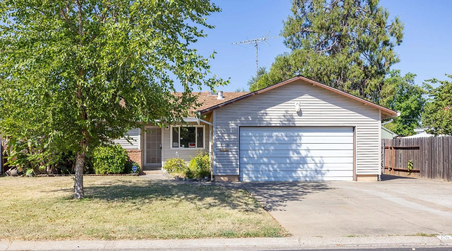 2510 Ganzan Way photo 1