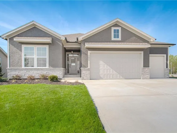 5123 NW Montebella Dr, Riverside, MO 64150