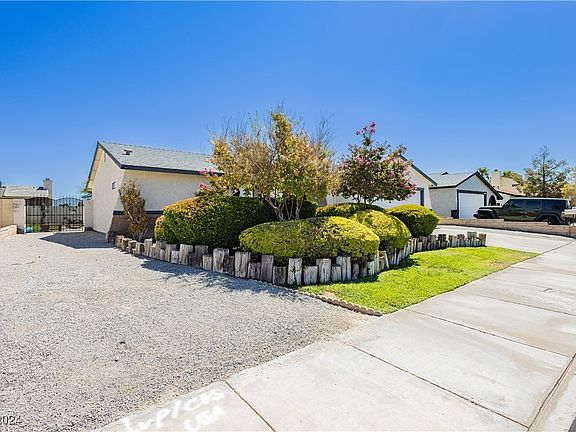 3rd image of 1113 N Tenaya Way