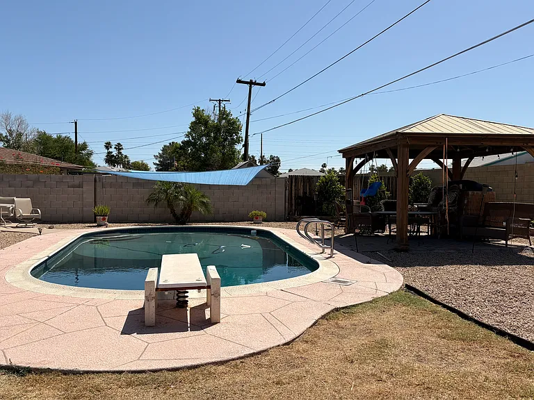 1943 W Coolbrook Ave — Photo 8