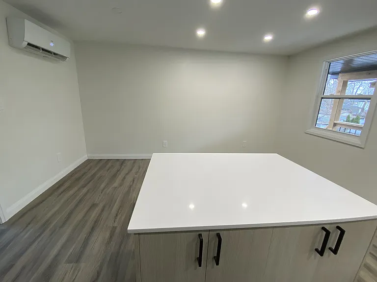 324 Vidal St S #4 — Photo 3