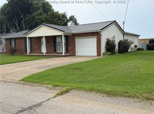 397 University Ln, Point Pleasant, WV 25550