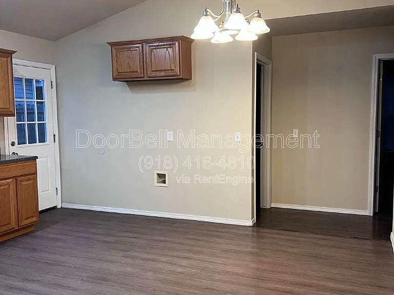 89 W Fairlane Ct — Photo 5