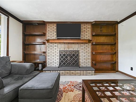 4th image of 1504 Fawcett Ave