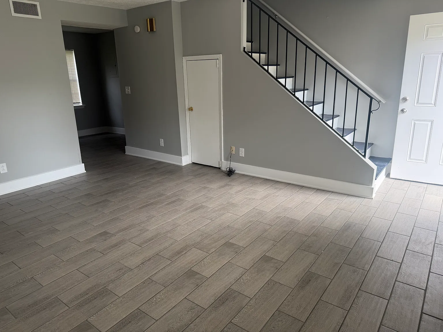 Shelby Apartments — Photo 1