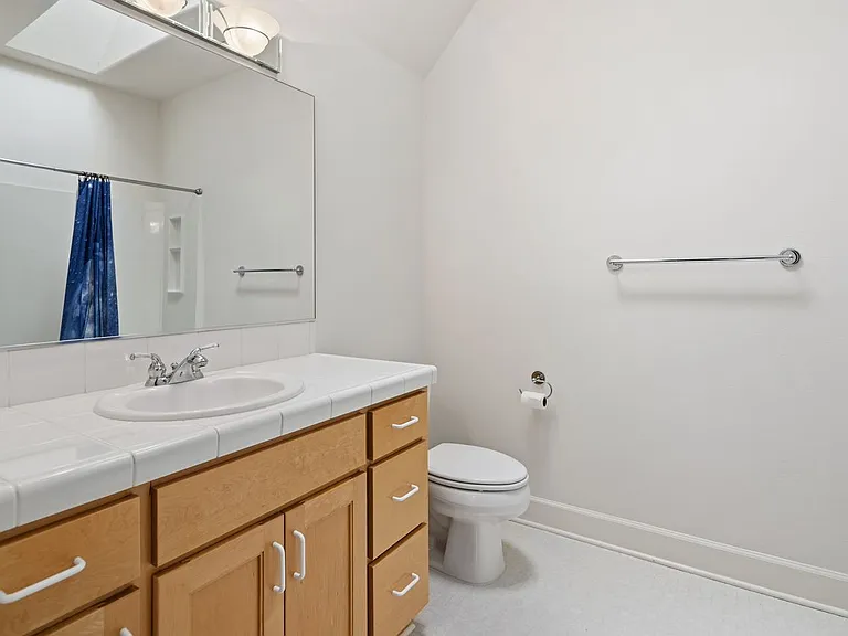 1588 Oak St — Photo 31