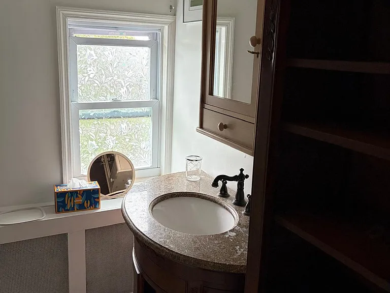 205 Van Duzer St #301 — Photo 6