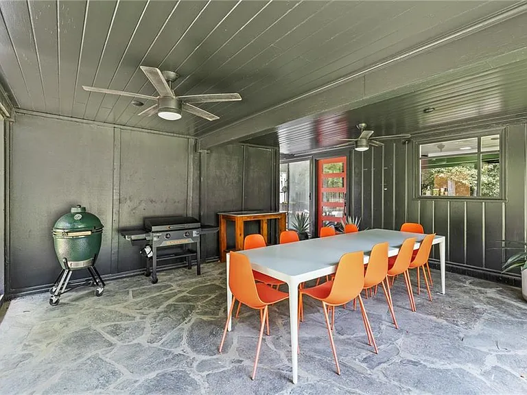 3252 W Roxboro Rd NE — Photo 52