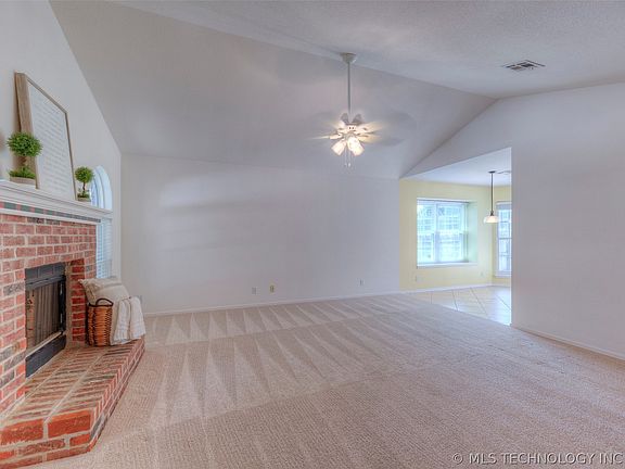 5th image of 9342 S 94th East Ave