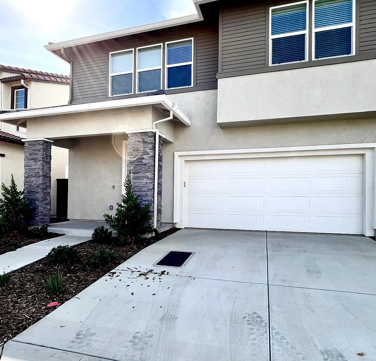 3 bed, 2.5 bath, 2050 sqft, $3,295 — Photo 1