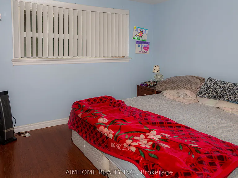 9890 Bayview Ave — Photo 11