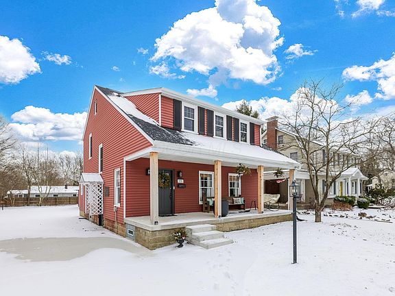 2nd image of 979 Granville Rd