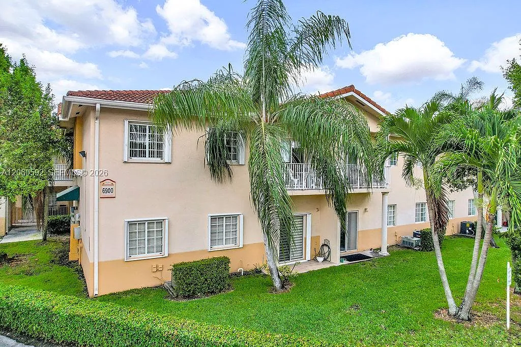 San Marco Villas Condo — Photo 1