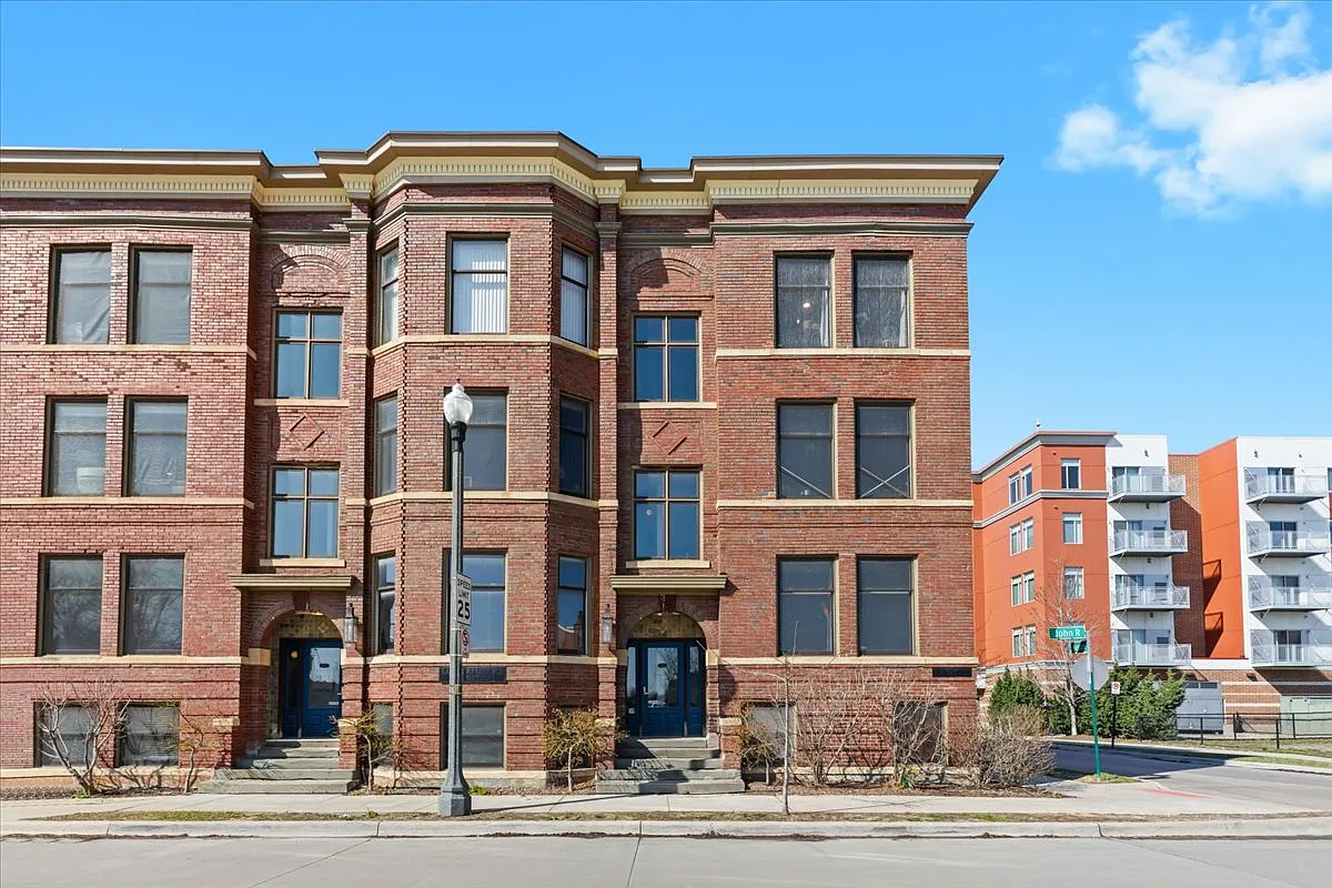 112 Watson St — Photo 1