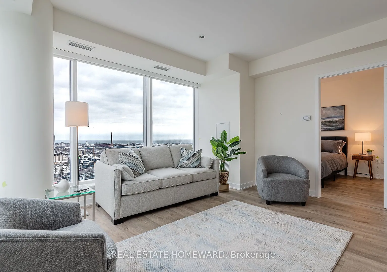 2 bed, $4,400 — Photo 2
