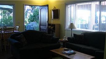 4th image of 825-27 Allerton Ct