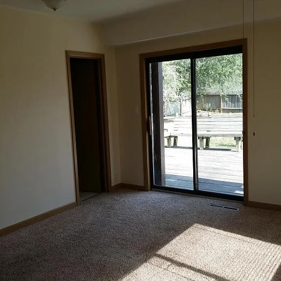 611 N Spruce St — Photo 10