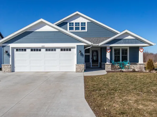 1913 Preserve Dr, Oshkosh, WI 54904