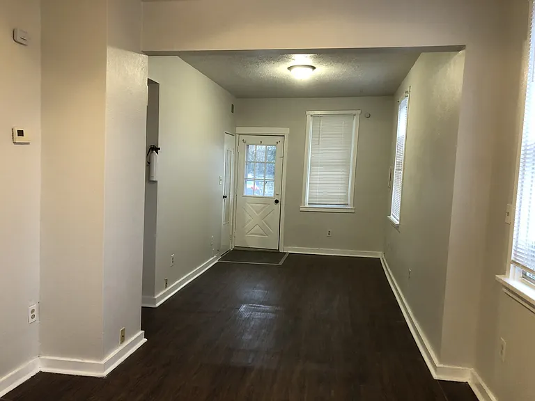 516 Center Ave #2 — Photo 3