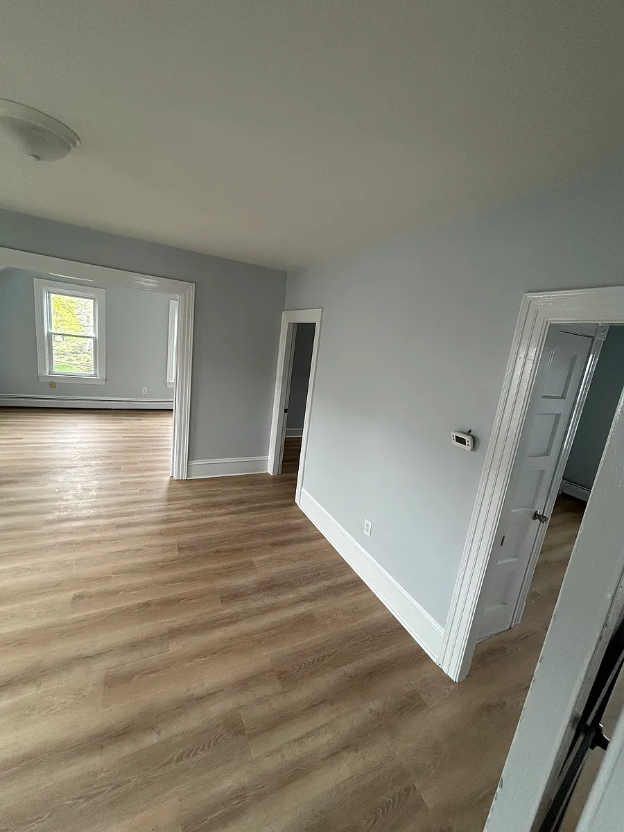 Building Photo - 644-648 King Philip St #3