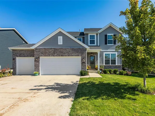 370 Cottage Grove Dr, Wentzville, MO 63385