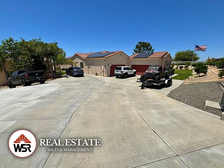 18691 Oak Park Dr — Photo 42