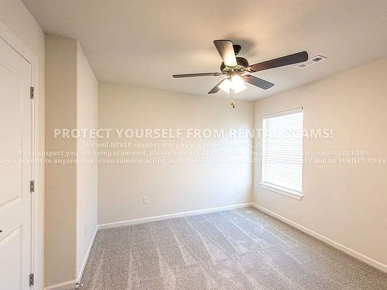 410 Coconut Ln — Photo 12
